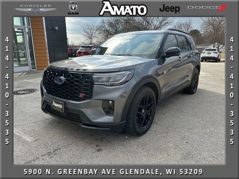 Used 2025 Ford Explorer ST image 1