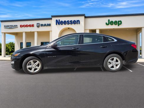 Used 2024 Chevrolet Malibu LT FWD image 4