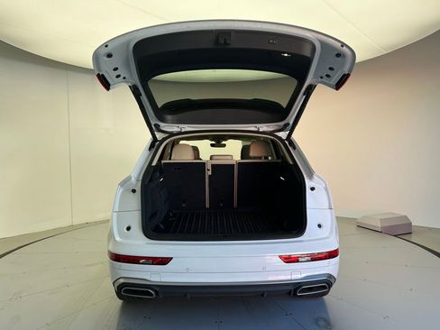 Used 2024 Audi Q5 2.0T Premium Plus w/ Premium Plus Package image 5