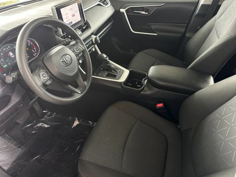 Used 2024 Toyota RAV4 XLE w/ Convenience Package FWD image 11