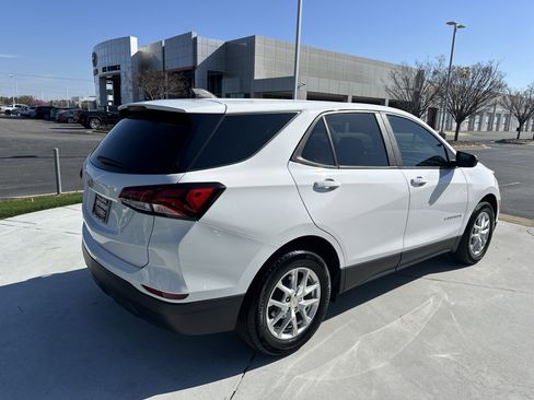 Used 2023 Chevrolet Equinox LS w/ LS Convenience Package image 10