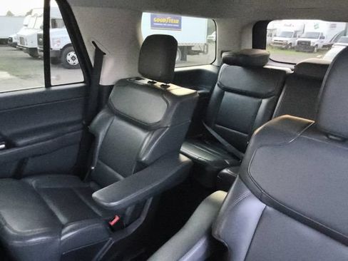 Used 2025 Ford Expedition Active RWD image 22