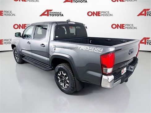 Certified 2017 Toyota Tacoma TRD Off-Road image 5