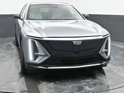 New 2025 Cadillac Lyriq Luxury w/ LPO, Red Accent Package