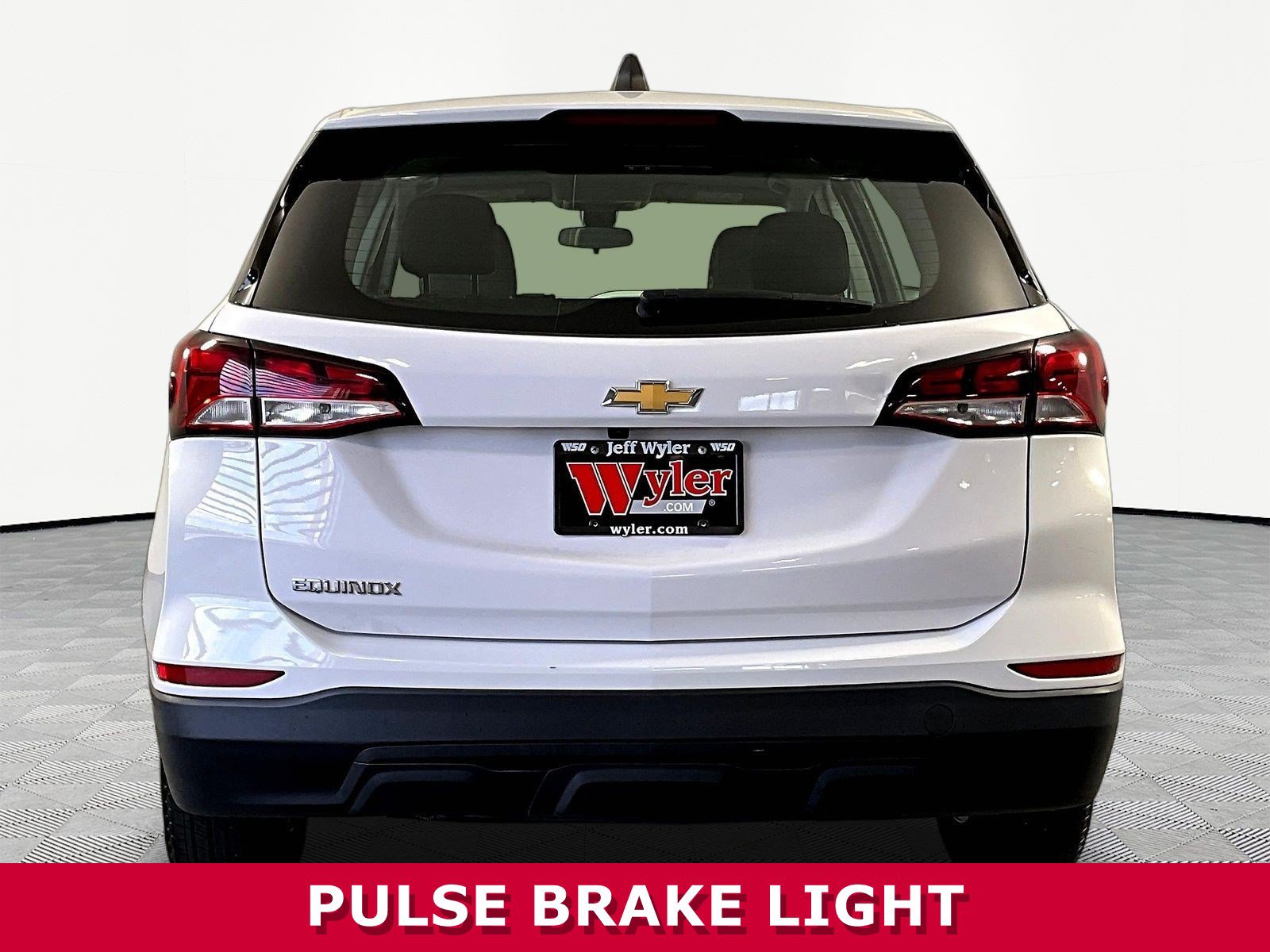 Used 2023 Chevrolet Equinox LS FWD image 5