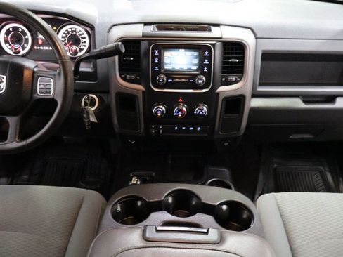 Used 2017 RAM 2500 Tradesman w/ Chrome Appearance Group AWD/4WD image 7