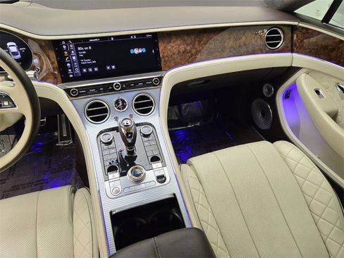 Used 2022 Bentley Continental GT image 22