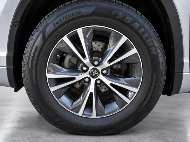 Used 2019 Toyota Highlander LE AWD/4WD image 10