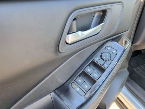Used 2024 Nissan Rogue SV FWD image 10