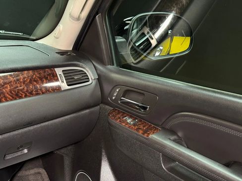 Used 2010 GMC Yukon XL Denali image 46