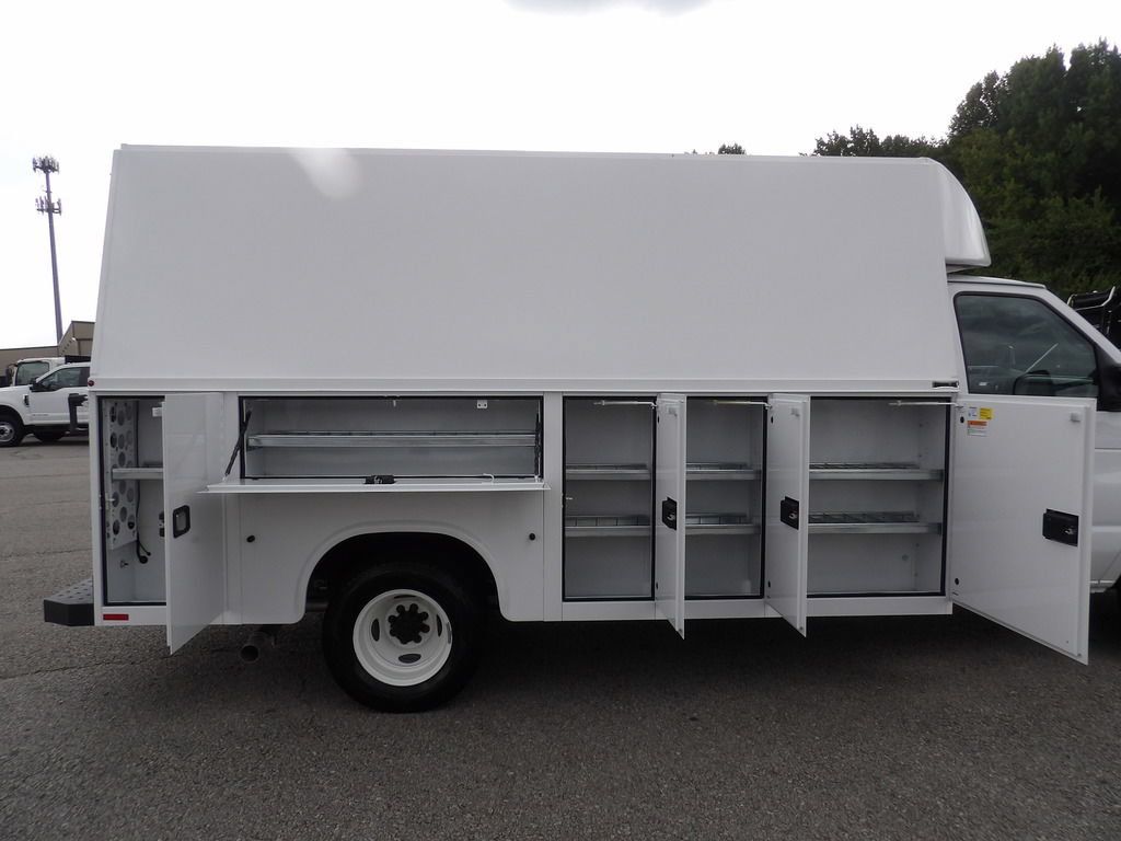 Used 2024 Ford E-350 and Econoline 350 Super Duty w/ Driver's Safety Package RWD image 51
