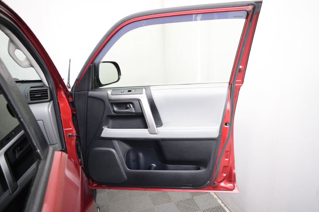 Used 2013 Toyota 4Runner SR5 w/ Convenience Pkg AWD/4WD image 15