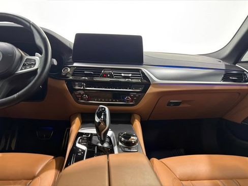 Used 2021 BMW M550i xDrive w/ Executive Package AWD/4WD image 35
