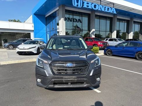 Used 2022 Subaru Forester Premium AWD/4WD image 2