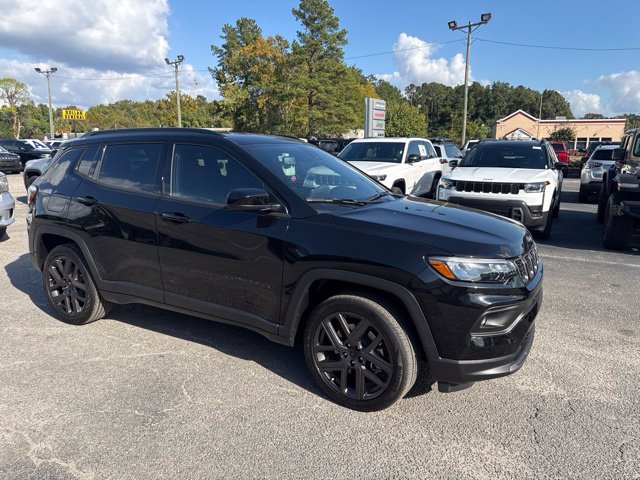 Used 2026 Jeep Compass Latitude AWD/4WD image 1