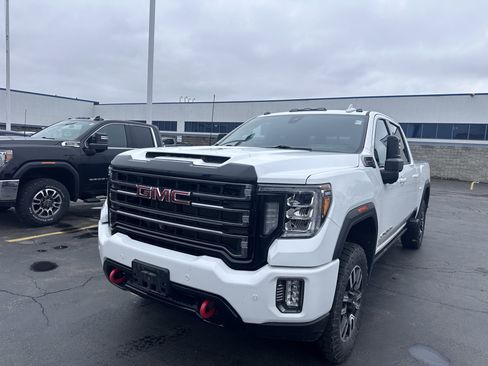 Used 2022 GMC Sierra 2500 AT4 w/ AT4 Premium Plus Package image 3