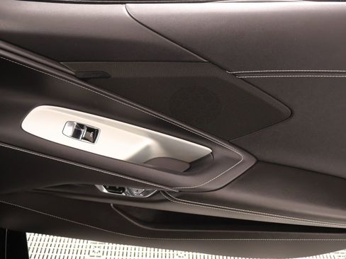 Used 2022 Chevrolet Corvette Stingray Coupe w/ Z51 Performance Package RWD image 14