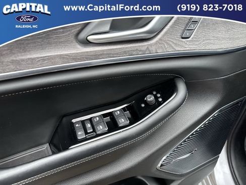 Used 2024 Jeep Grand Cherokee L Overland w/ Trailer Tow Package image 20