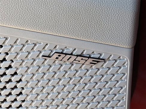 Used 2025 Hyundai Elantra Limited image 23