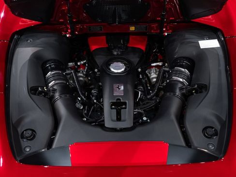 Certified 2023 Ferrari F8 Tributo RWD image 18