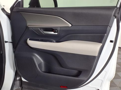 Used 2024 Toyota Grand Highlander FWD image 8