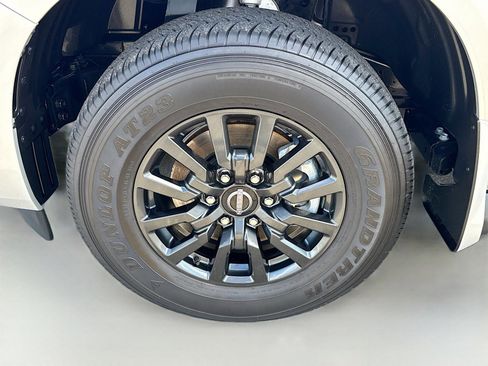 Used 2025 Nissan Armada SV image 29