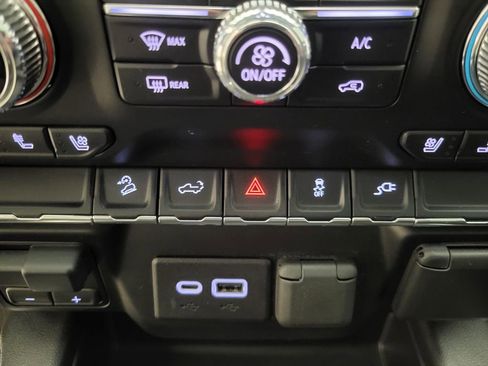 Used 2021 GMC Sierra 1500 AT4 image 9