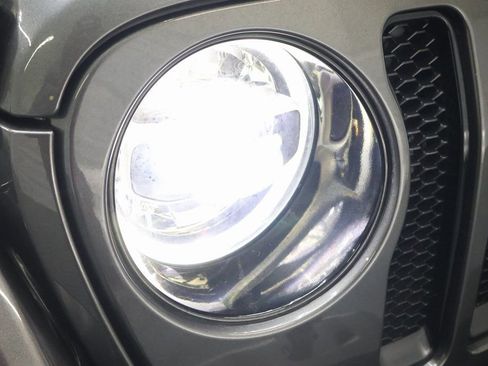 Used 2021 Jeep Wrangler Unlimited Sahara AWD/4WD image 28
