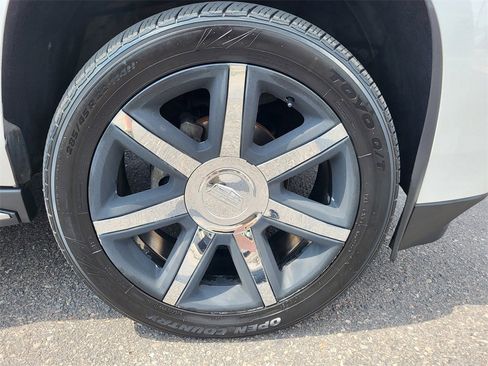 Used 2016 Cadillac Escalade Luxury image 23