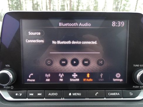 Used 2021 Nissan Rogue SV image 25