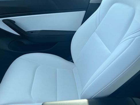 Used 2021 Tesla Model 3 Performance image 27