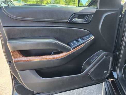 Used 2020 Chevrolet Suburban Premier image 18