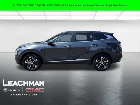 Used 2024 Kia Sportage EX FWD image 2