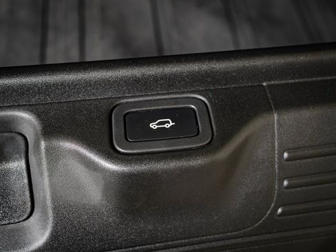 Used 2016 Land Rover Range Rover Supercharged image 19