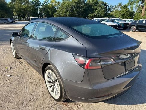 Used 2021 Tesla Model 3 Standard Range Plus image 3
