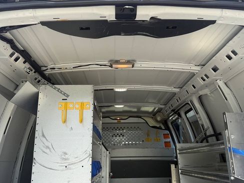 Used 2014 Chevrolet Express 2500 RWD image 26