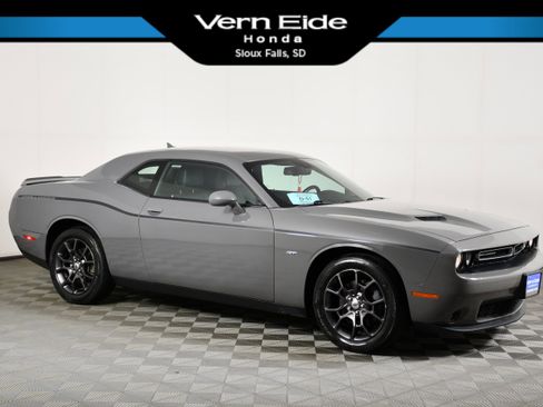 Used 2018 Dodge Challenger GT image 1