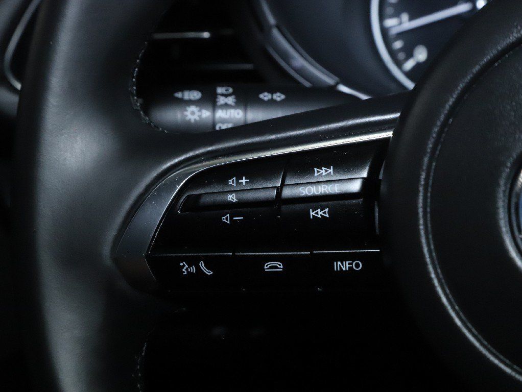 Certified 2025 MAZDA MAZDA3 s FWD image 24