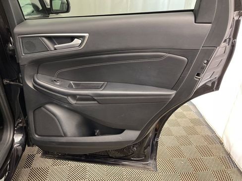 Used 2024 Ford Edge Titanium image 32