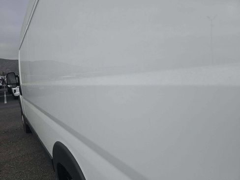 Used 2023 RAM ProMaster 3500 FWD image 4