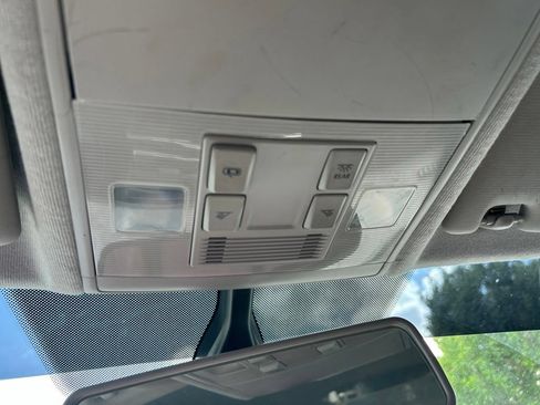 Used 2018 Volkswagen Tiguan SE FWD image 39