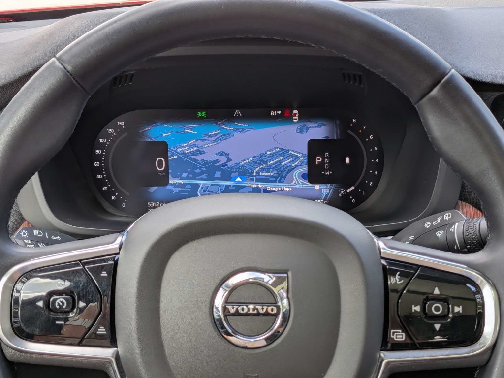 Certified 2024 Volvo XC60 B5 Plus AWD/4WD image 33