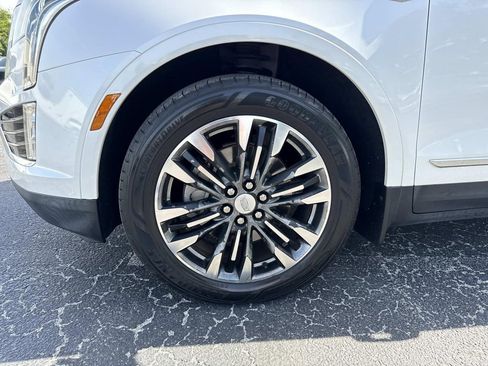Used 2017 Cadillac XT5 Premium Luxury FWD image 10