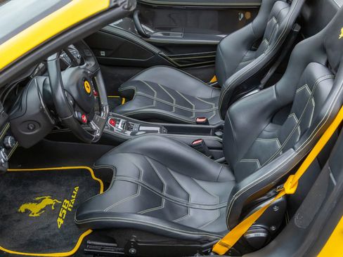 Used 2013 Ferrari 458 Spider RWD image 65