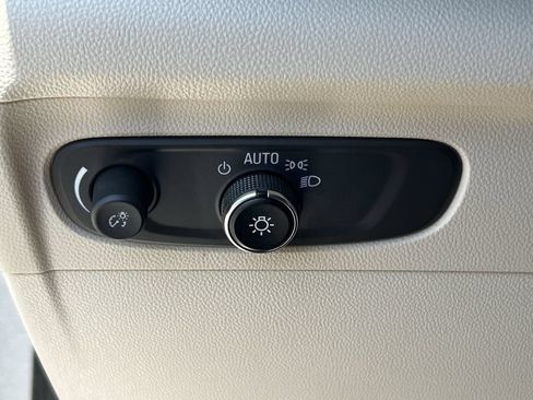 Used 2023 Buick Envision Preferred FWD image 18