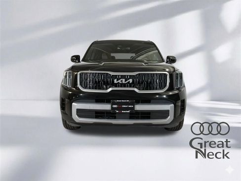 Used 2023 Kia Telluride EX w/ EX Captain's Chair Package image 23