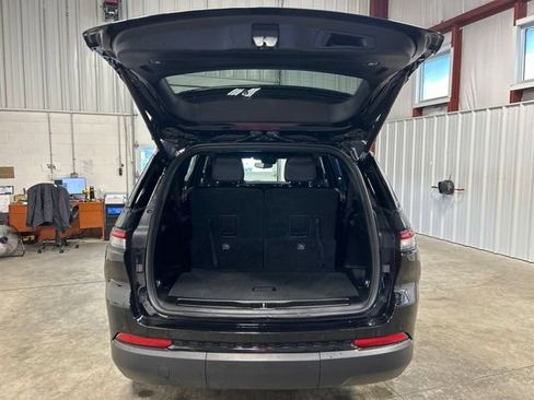 Used 2024 Jeep Grand Cherokee L Altitude AWD/4WD image 19
