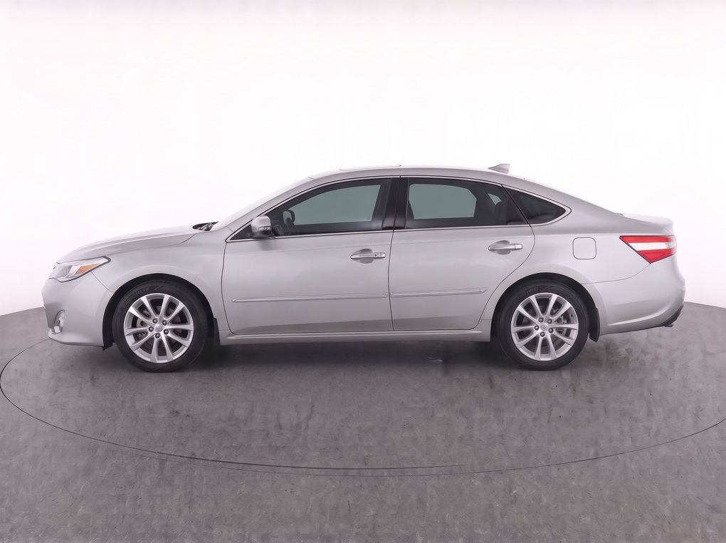 Used 2013 Toyota Avalon XLE Touring FWD image 7