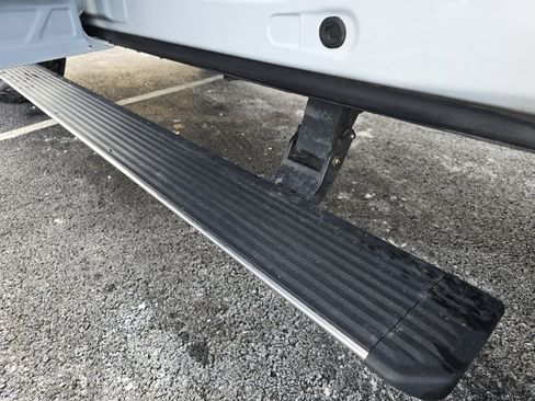 Used 2017 Ford F150 Lariat w/ Equipment Group 502A Luxury image 27