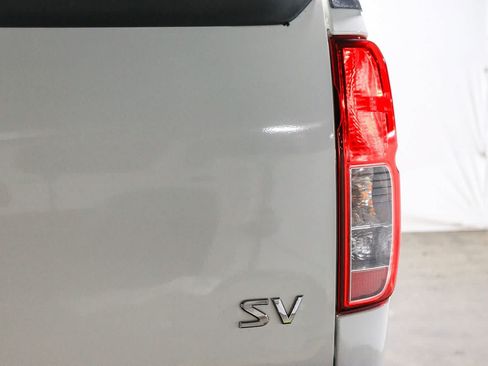 Used 2021 Nissan Frontier SV RWD image 12